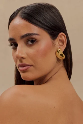 Alicia Horizontal Earrings – Gold Alicia Horizontal Earrings – Gold