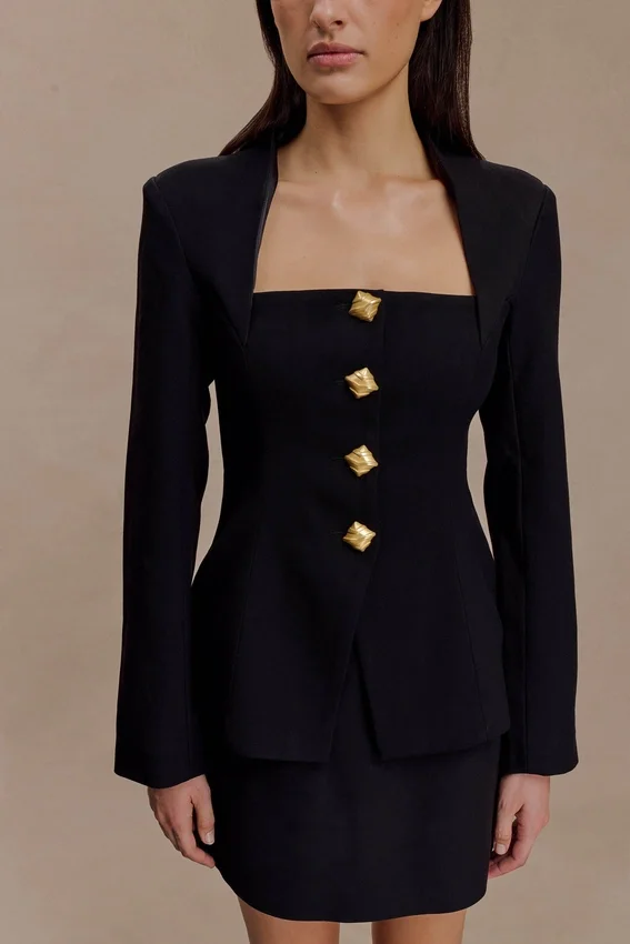 Christel Suiting Fitted Blazer – Black Christel Suiting Fitted Blazer – Black