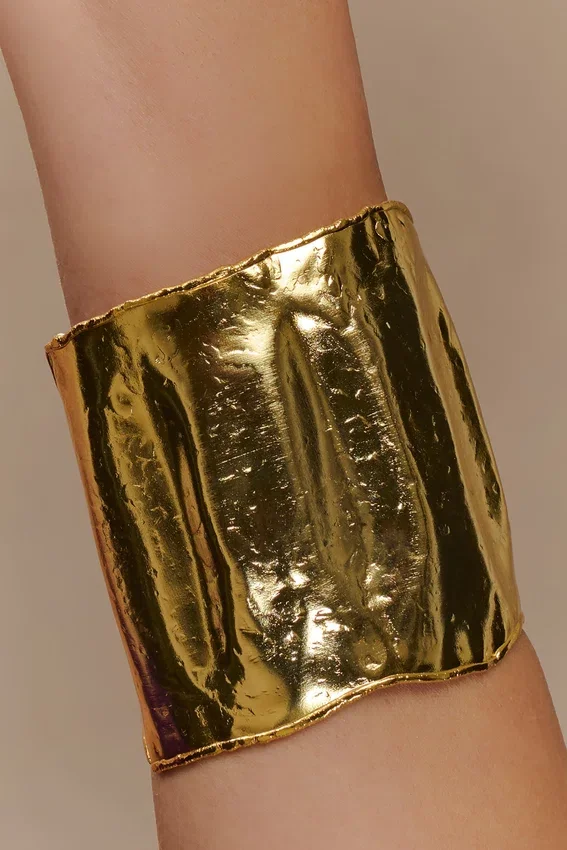 Ilania Textured Bangle – Gold Ilania Textured Bangle – Gold