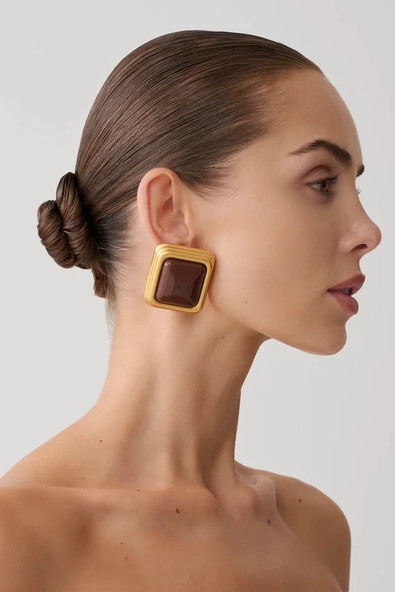 Inaya Square Stud Earring – Gold Inaya Square Stud Earring – Gold