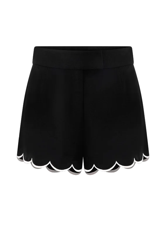Judith Scallop Shorts – Black Judith Scallop Shorts – Black