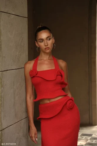 Samira Halter Knit Twist Top – Red